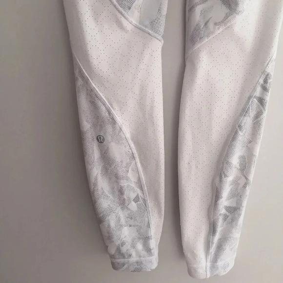 Lululemon Breezy Dot Tights 25" High Rise Mesh Accent Leggings Jasmine White 4 - Picture 6 of 14